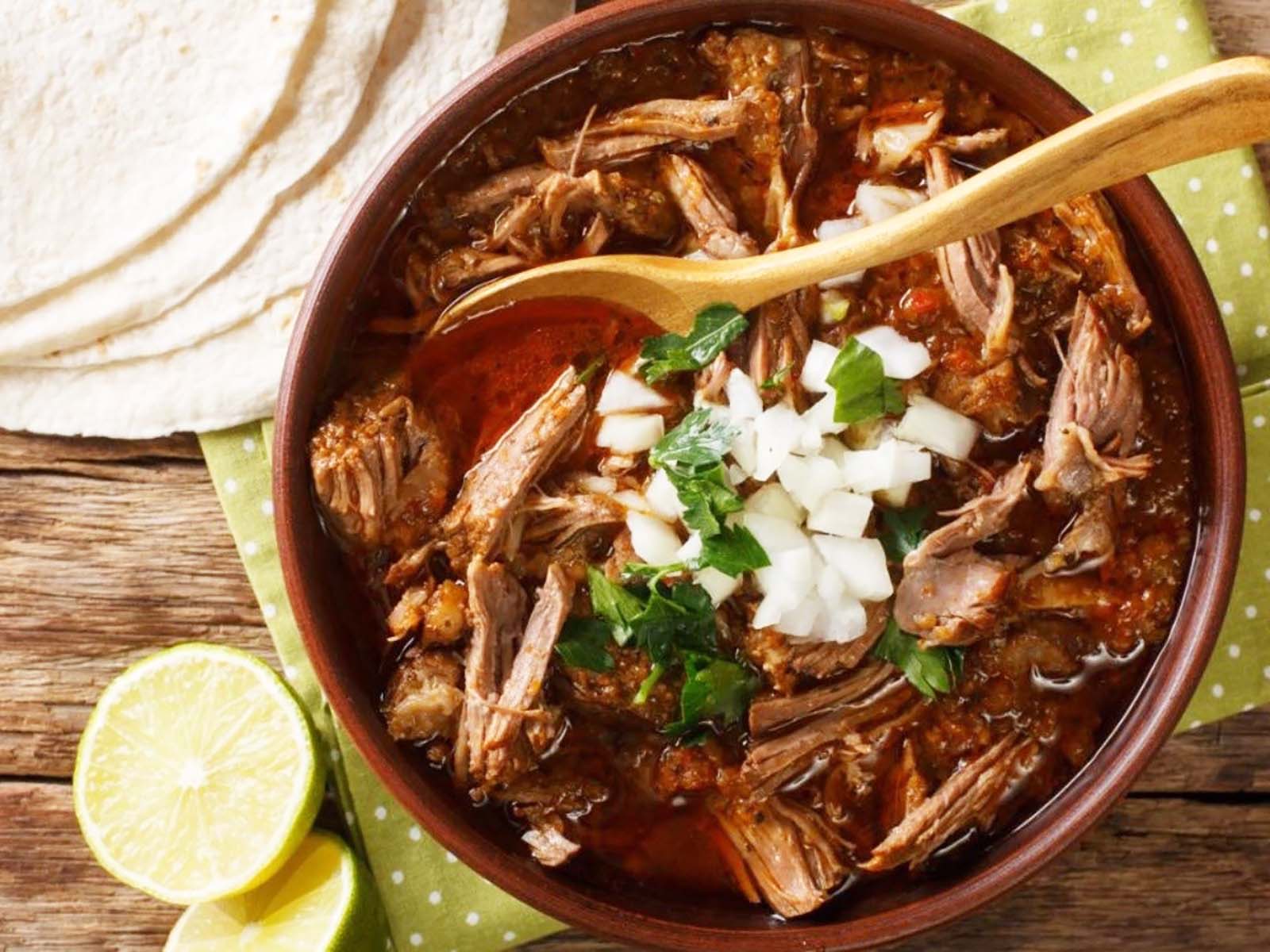 BIRRIA DE RES – La Sagrada Comida